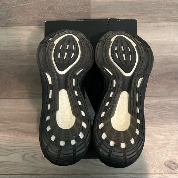 adidas Women's Ultraboost 21 Running Shoe- Color: Black/Black/Black- Size 9.5 - Picture 13 of 15